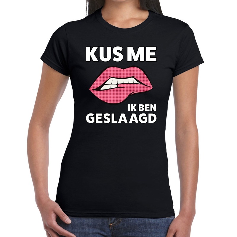 Kus me ik ben geslaagd t-shirt zwart dames